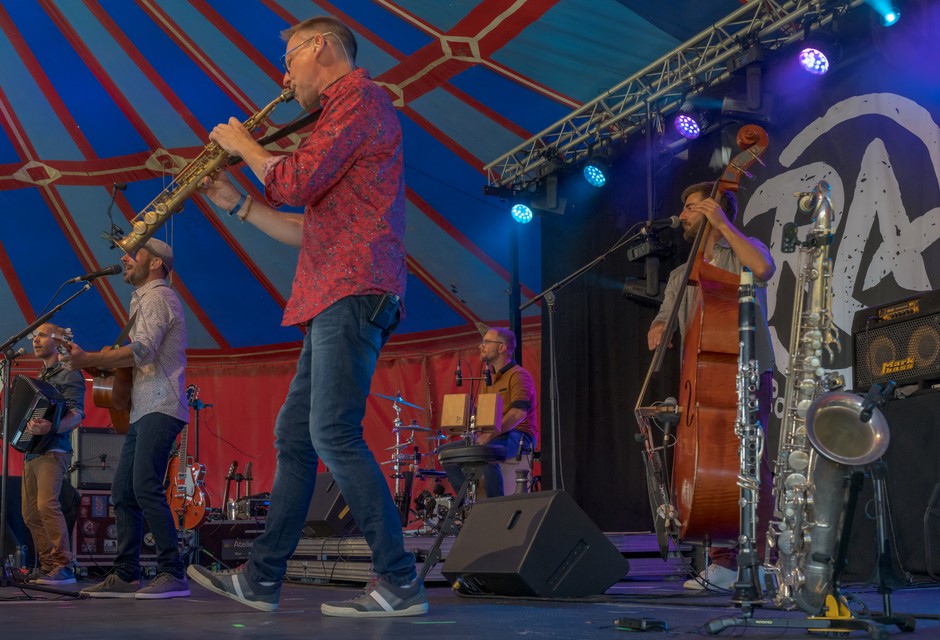 Festival "Sous le Chapiteau"  - La Route Des Airs - Crédit  Photo : Hugues ROLLIN