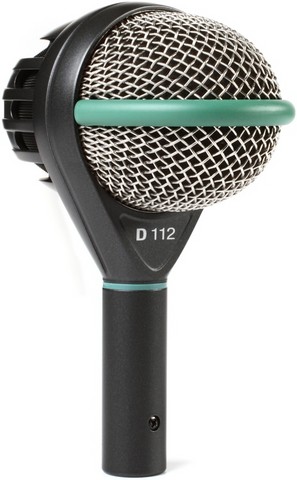 Location micro AKG D112