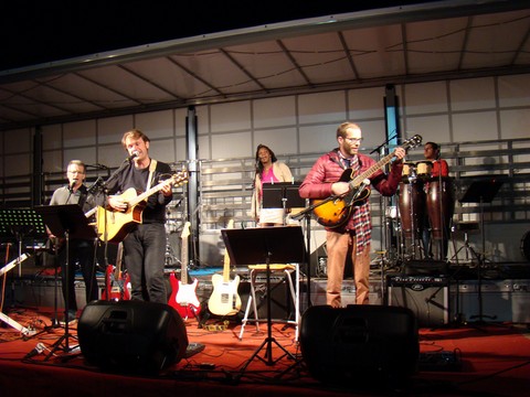 L'ATELIER SCENIQUE à la fête de la musique à DRAIN - Prestation de sonorisation de spectacle de l'ATELIER SCENIQUE
