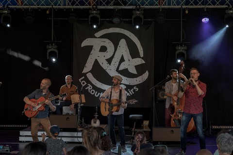 ATELIER SCENIQUE - FESTIVAL SOUS LE CHAPITEAU 2023 - LA ROUTE DES AIRS