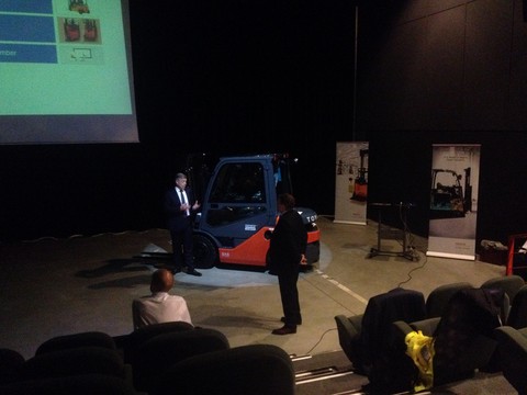 Sonorisation et éclairage évènementiels chez TOYOTA MATERIAL HANDLING à Ancenis avec l'ATELIER SCENIQUE