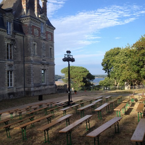 Eclairage du château de la Colinière à Champtoceaux pour un spectacle son et lumière de théâtre avec l'ATELIER SCENIQUE