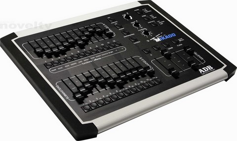 Location console / Pupitre d'éclairage ADB Mikado et LSC Minim